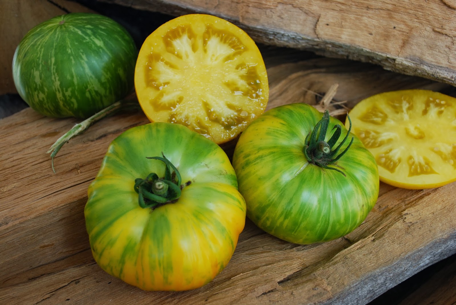 Томат желтый полосатый кабан